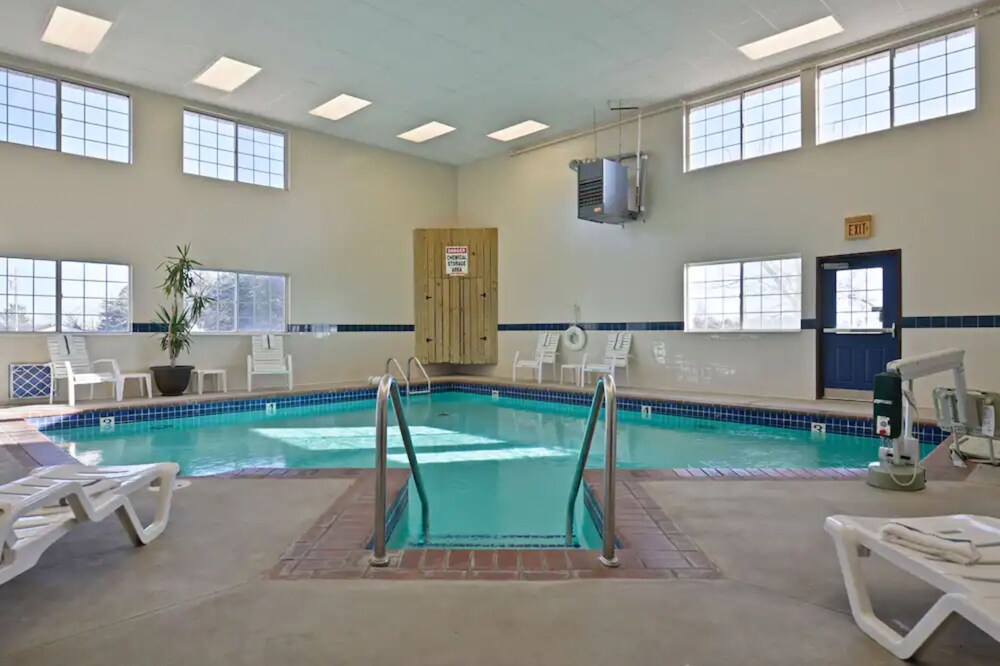 Baymont by Wyndham Blackwell I-35 40/71