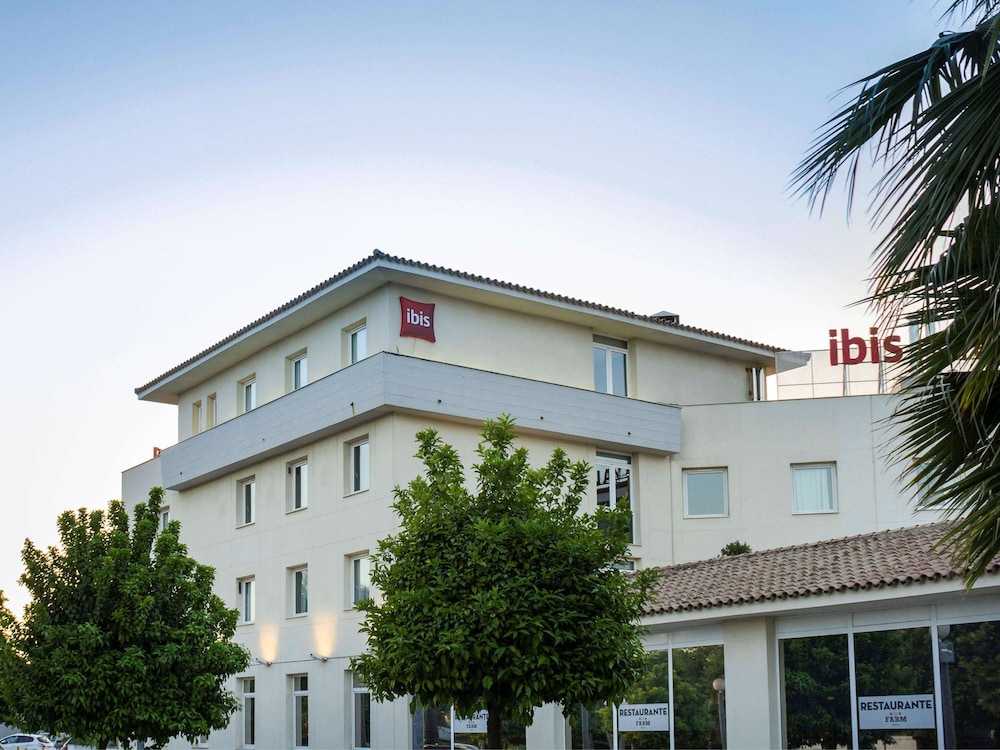 Ibis Sevilla 2/73