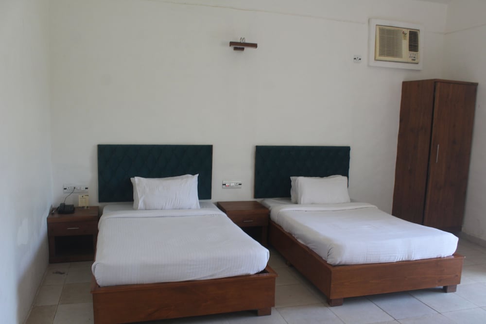 Astroport Sariska Treetop by Eight Continents 21/58