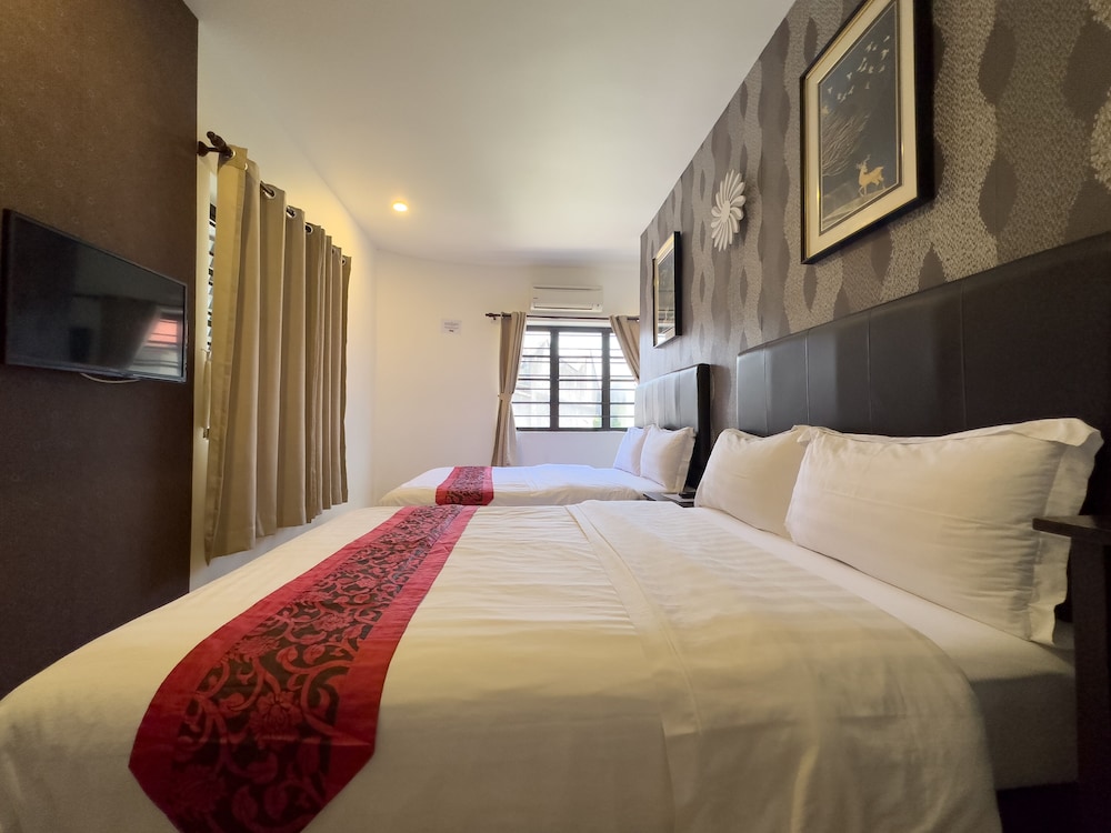 DELUXE, DOUBLE BED