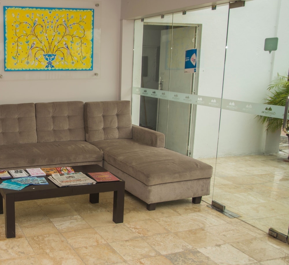 Hotel Casa Blanca 36/50