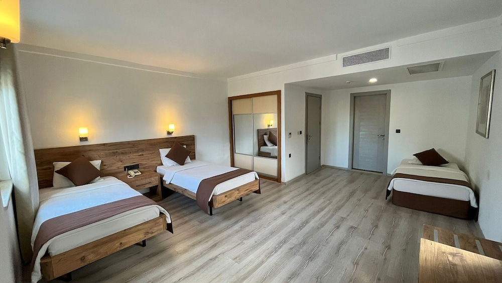 Uptown Buyuk Anadolu Girne Hotel 13/34