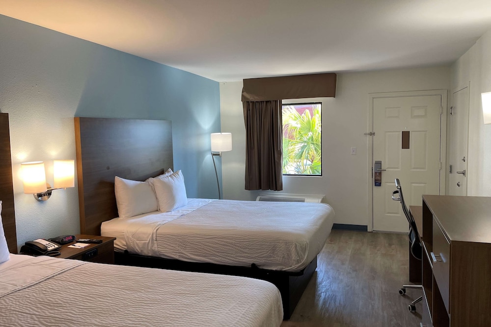 Baymont by Wyndham Biloxi Ocean Springs 28/60