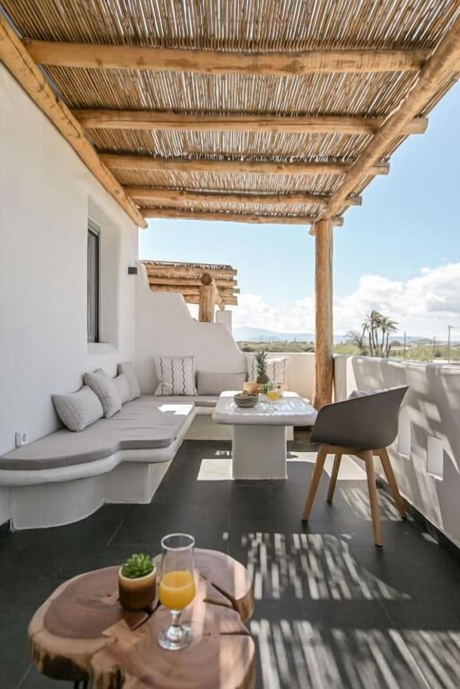 White Cocoon Exclusive villas 57/68