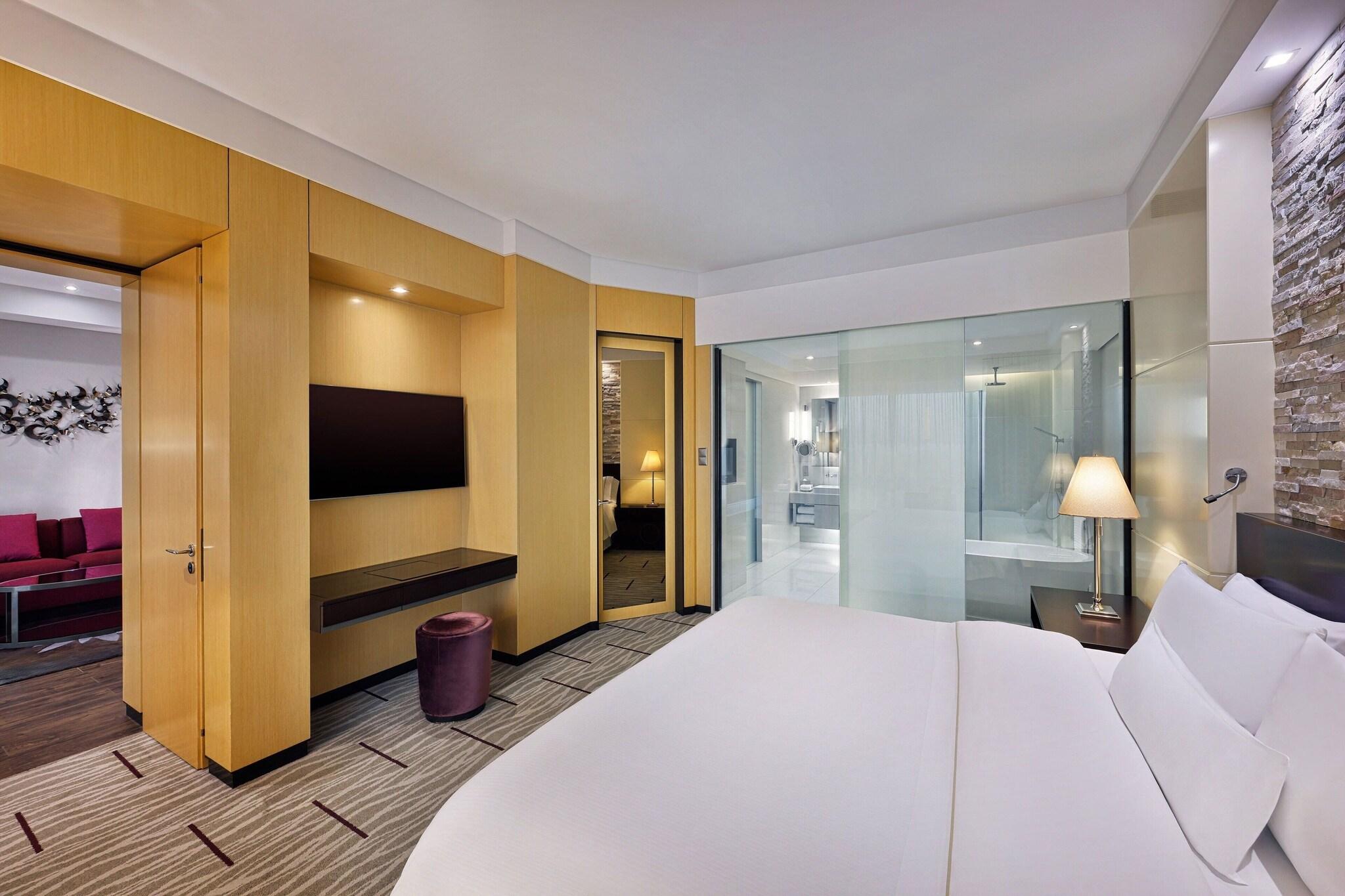 Suite, King Bed
