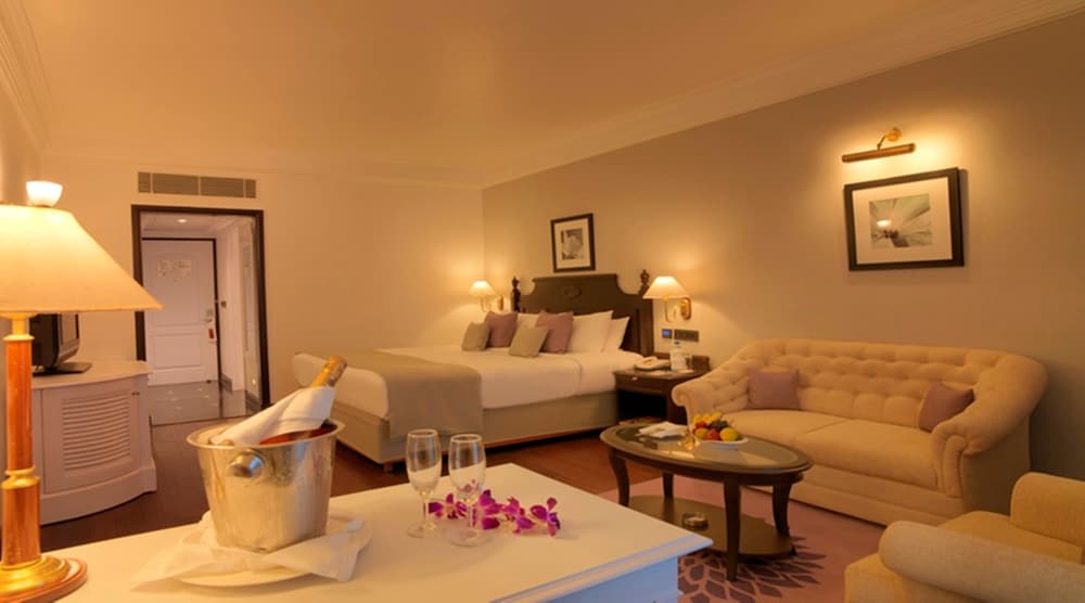 Royal Orchid Hotel Bangalore 35/41
