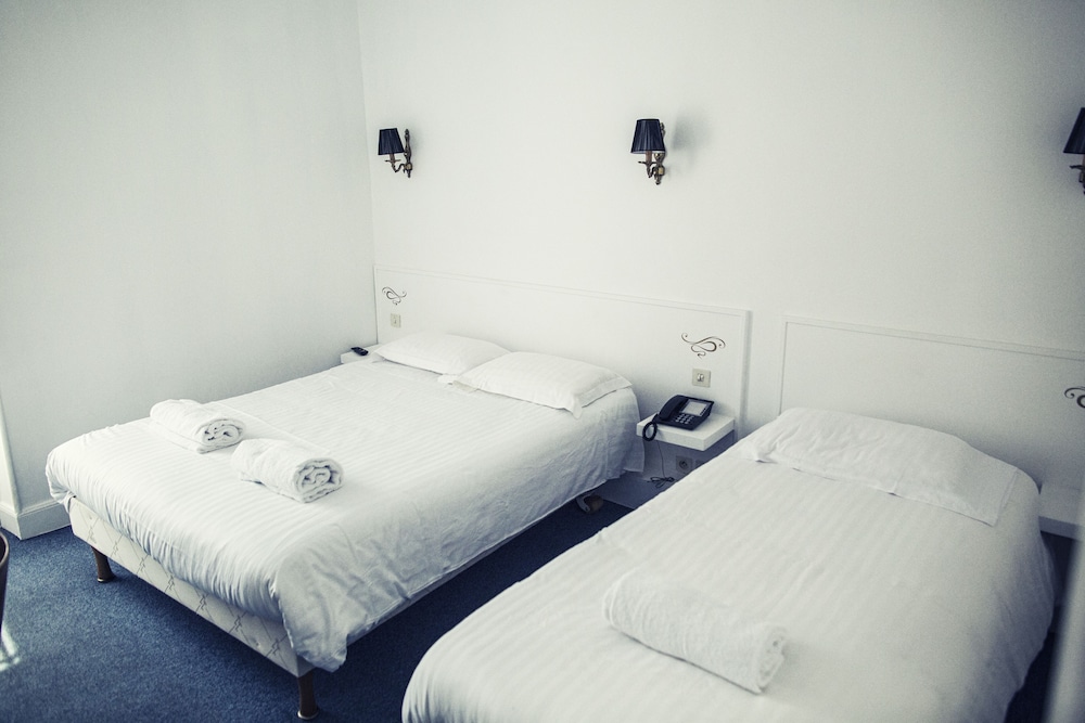 The Old Hotel Ravel 14/48