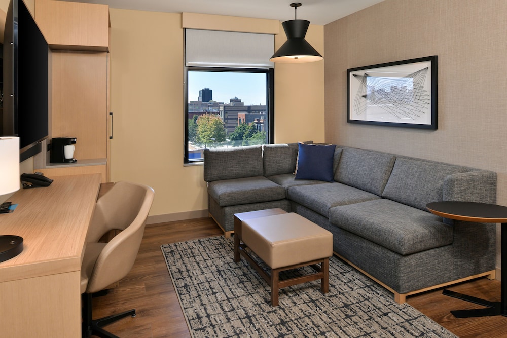Hyatt Place Chicago Wicker Park 24/50