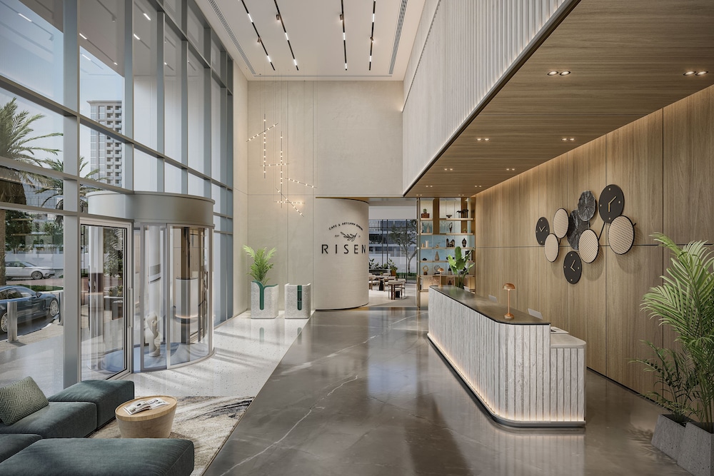 Sky Bay Hotel 7/50