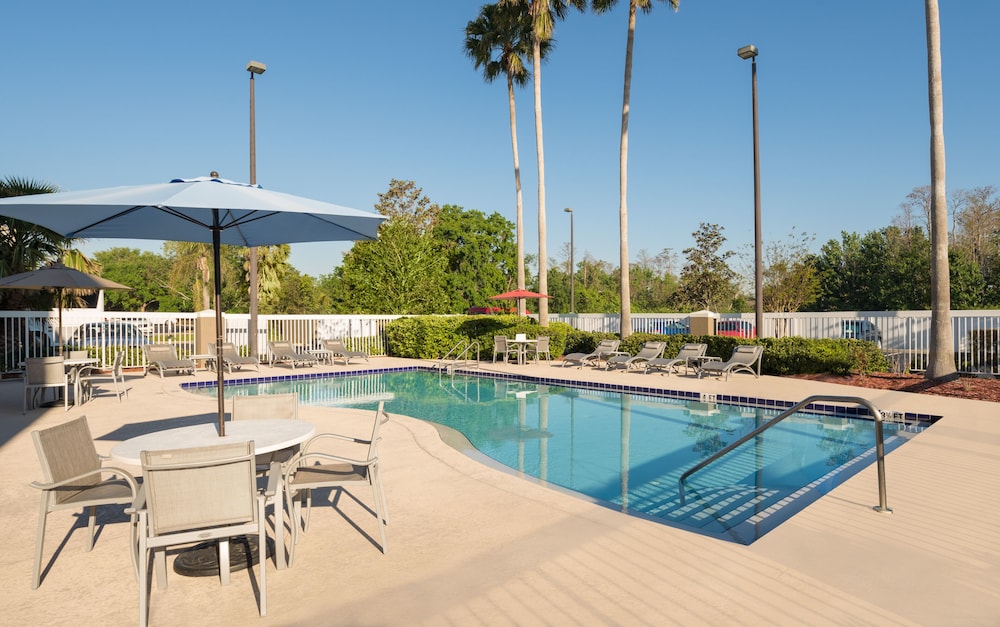 Holiday Inn Express And Suites Orlando International Airport 28/62