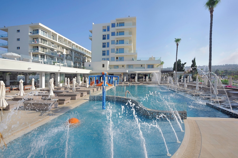 Nelia Beach Hotel & Spa 35/67