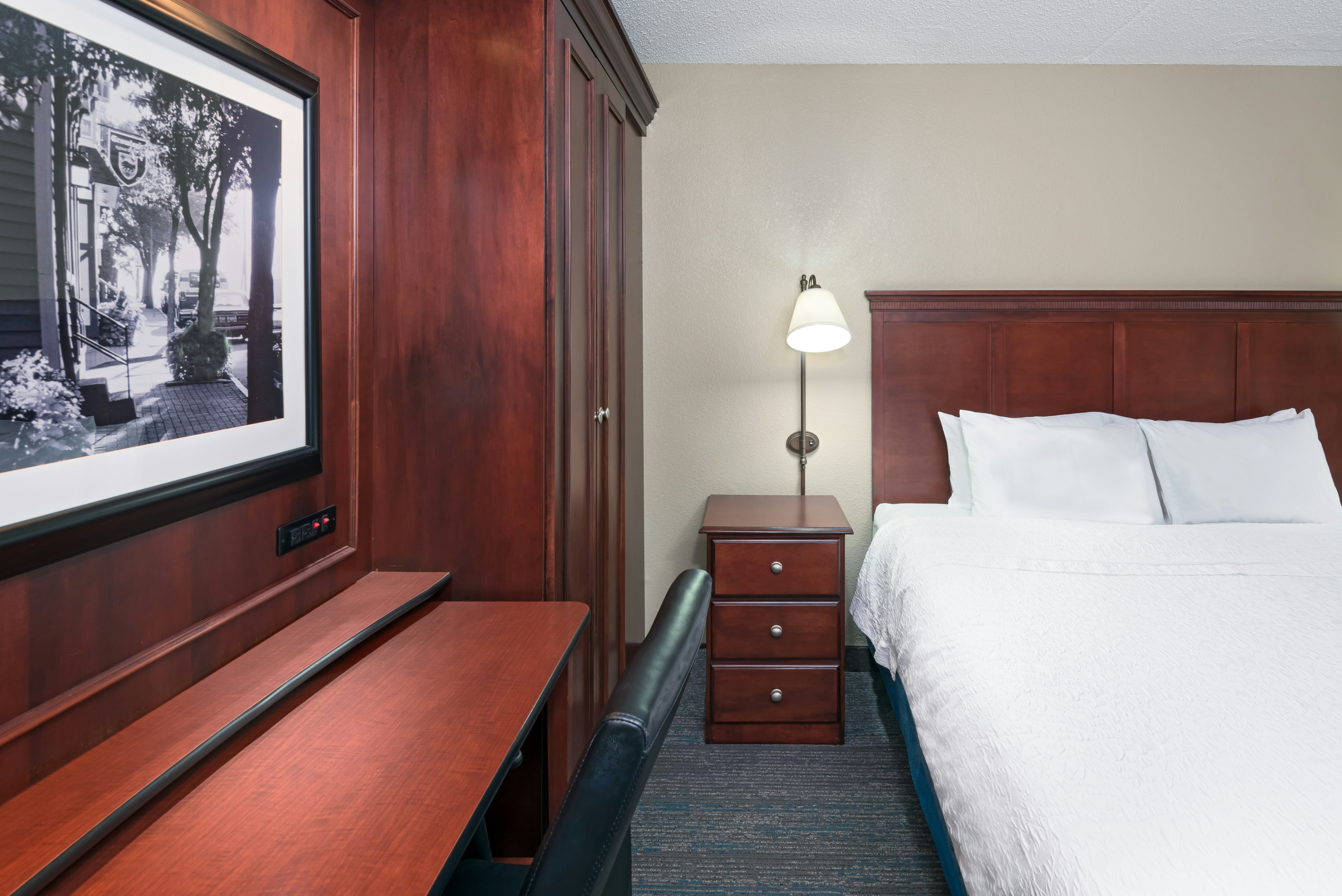 DELUXE, KING BED, SOFA