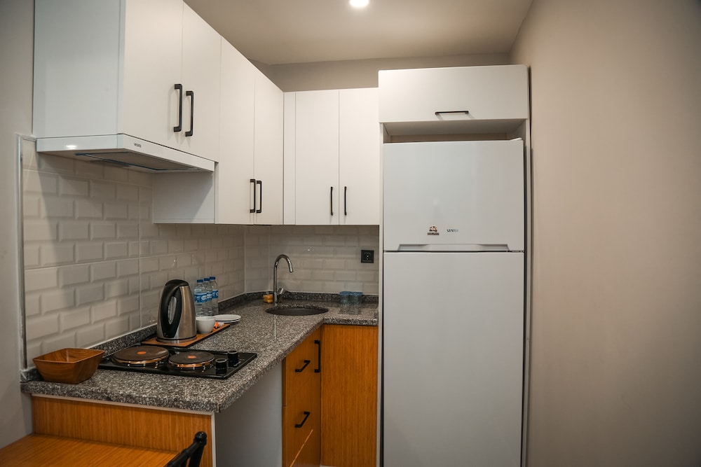 White Golden Suite Hotel 40/40