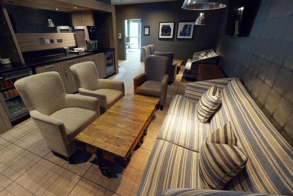 Village Hotel Edinburgh 25/50