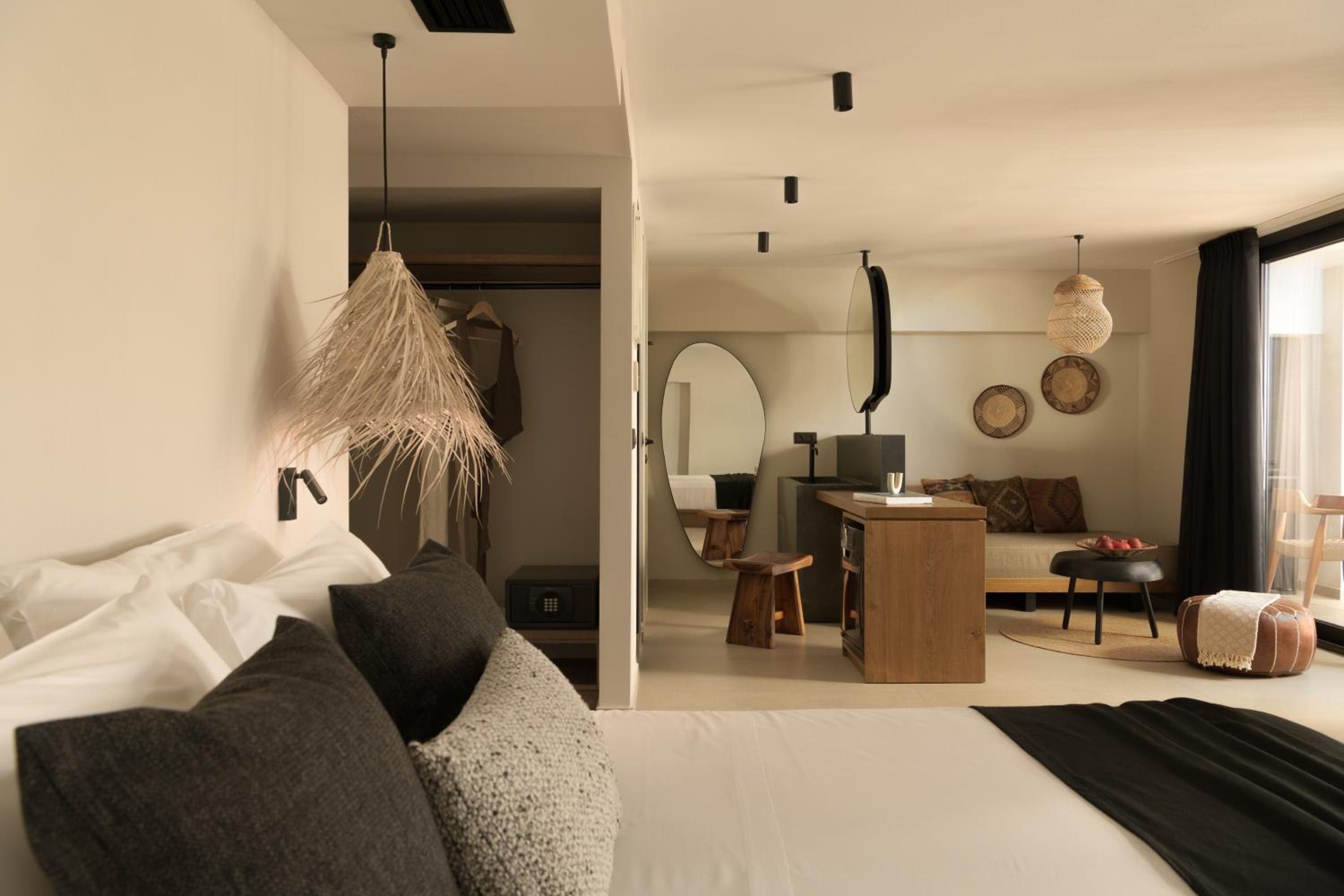 Suite, Hot Tub