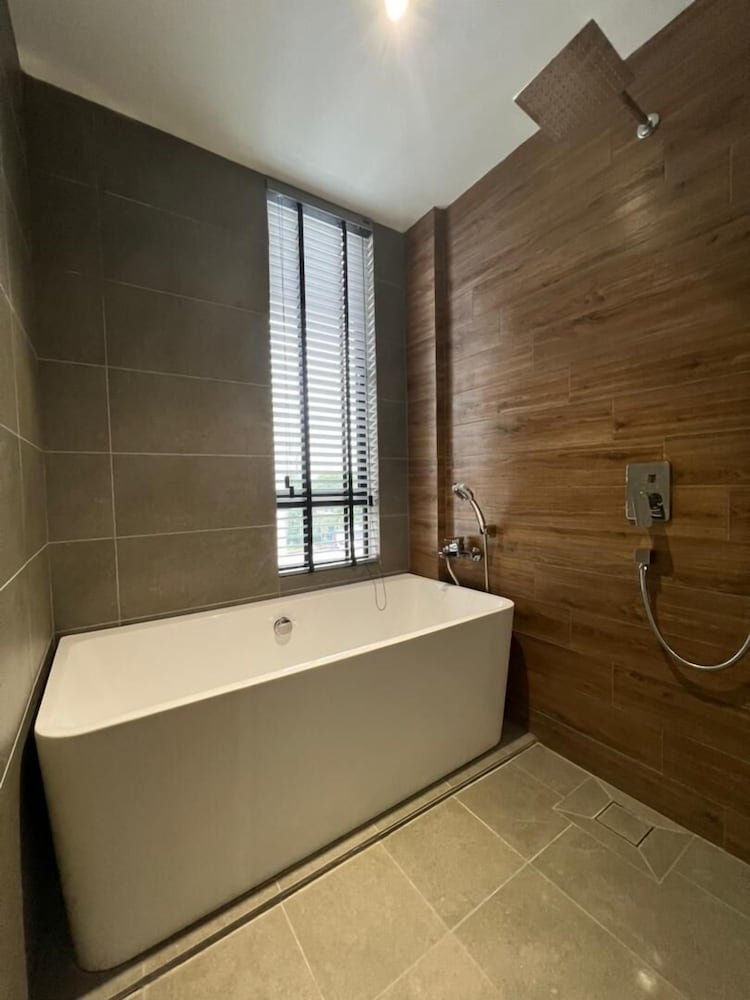 MIYABI HOTEL PERMAS 50/50
