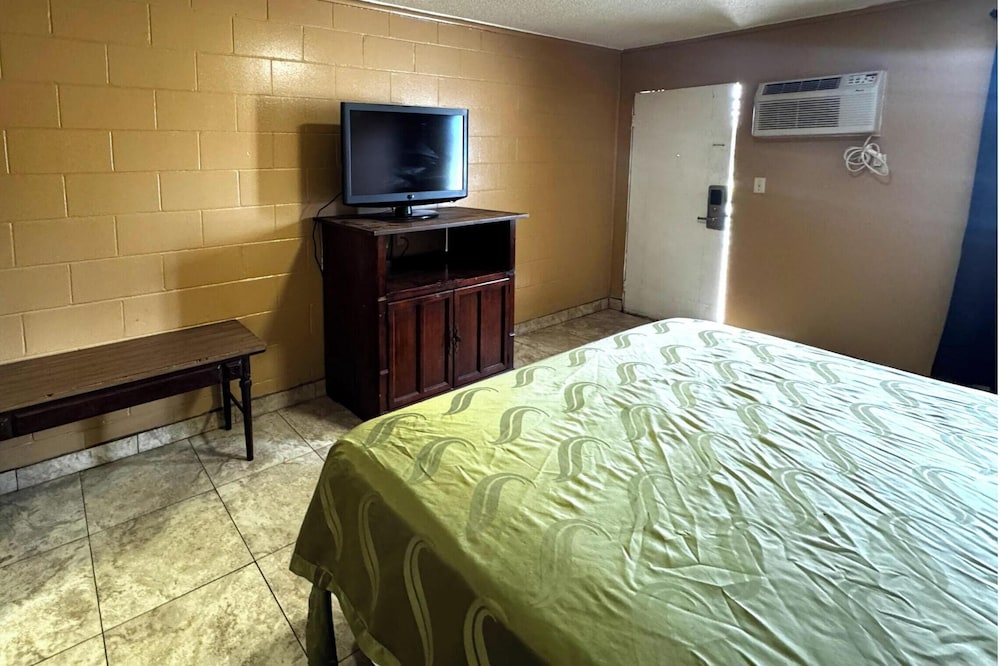 OYO Briarwood Motel 18/49
