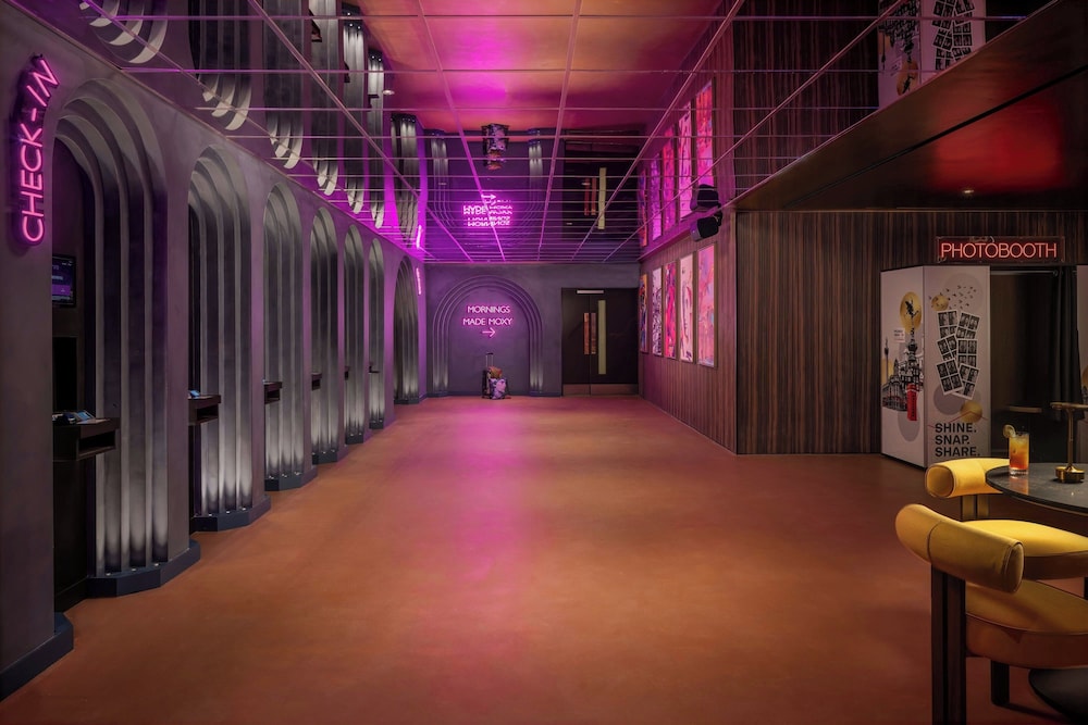 Moxy London Piccadilly Circus 40/47