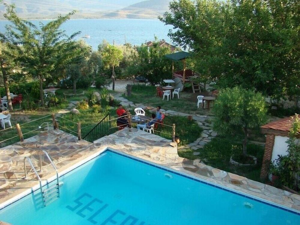 Selenes Pansiyon 19/24