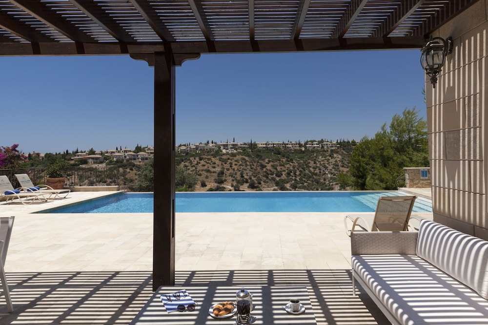 Aphrodite Hills Rentals - Superior Villas 21/50
