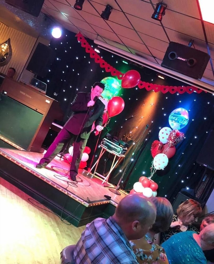 Lyndene Hotel 6/49