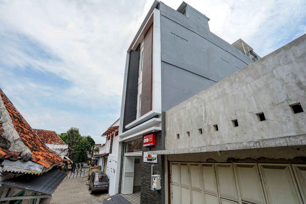 OYO 614 Graha 8 Syariah 5/36