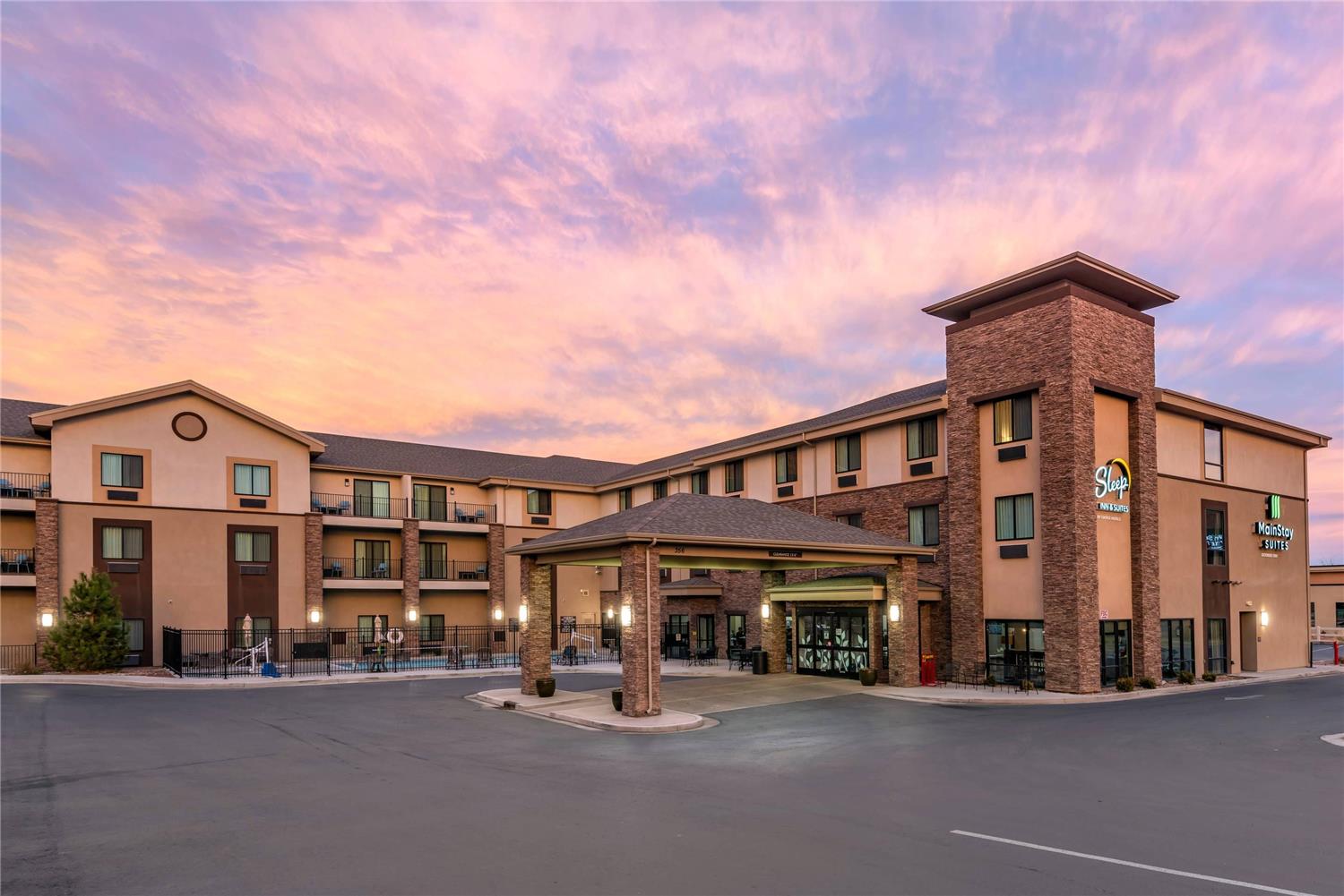 Mainstay Suites Moab Near Arches National Park 3/19