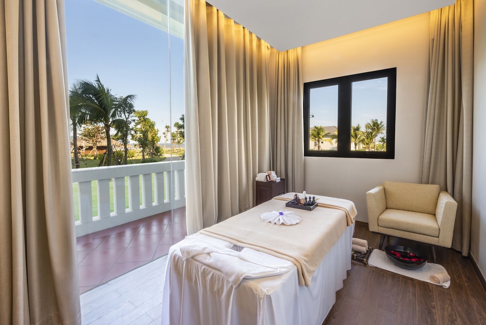 Melia Vinpearl Cua Hoi Affiliated by Melia 28/61