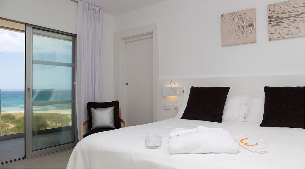 HOTEL CALA SAONA & SPA 19/59