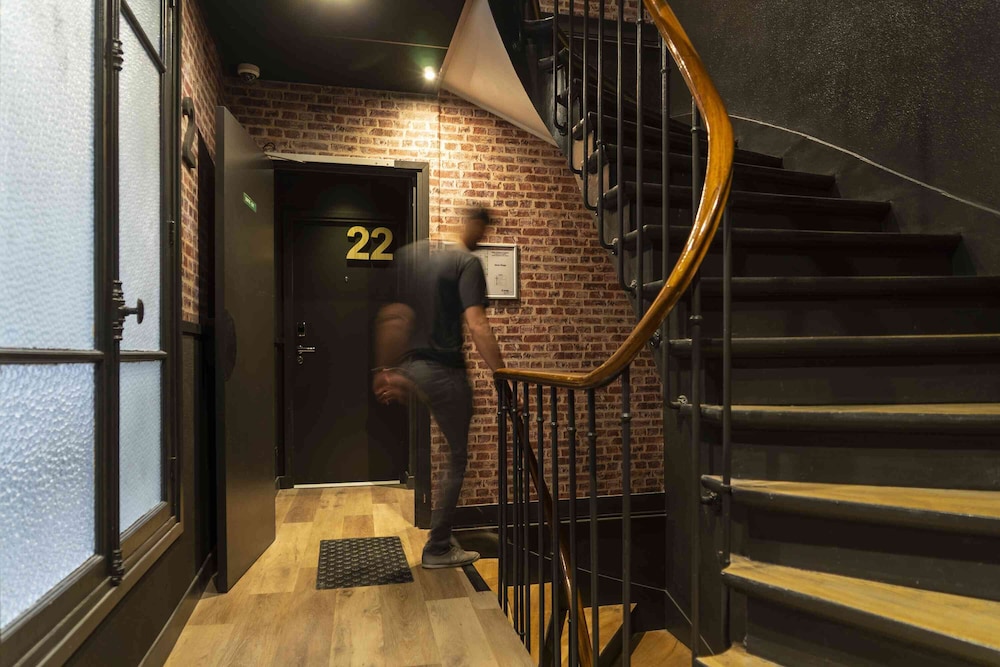 Hotel Sub 21/35