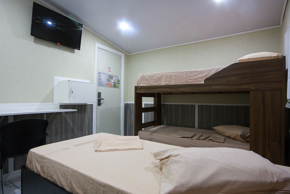 Calamares Hotel 9/49