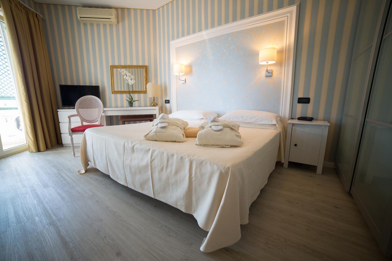 Standard, Double or Twin Bed