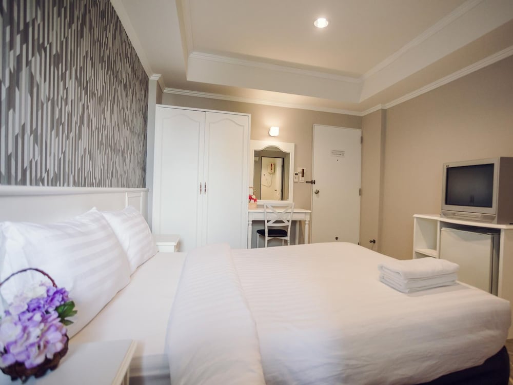 Chaipat Hotel 24/66