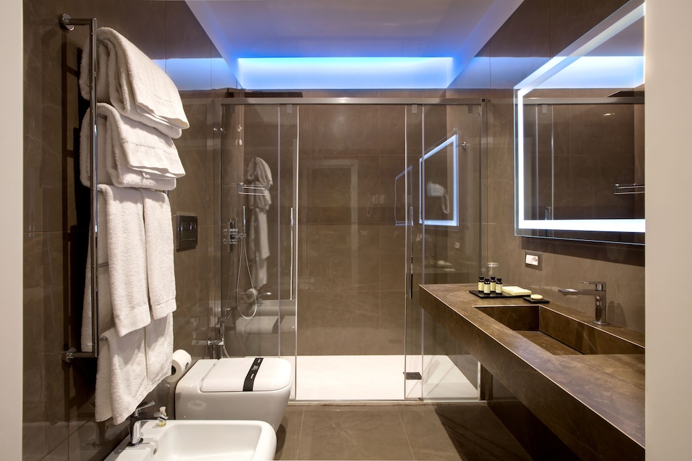 Caruso Place Boutique Wellness Suites 26/70