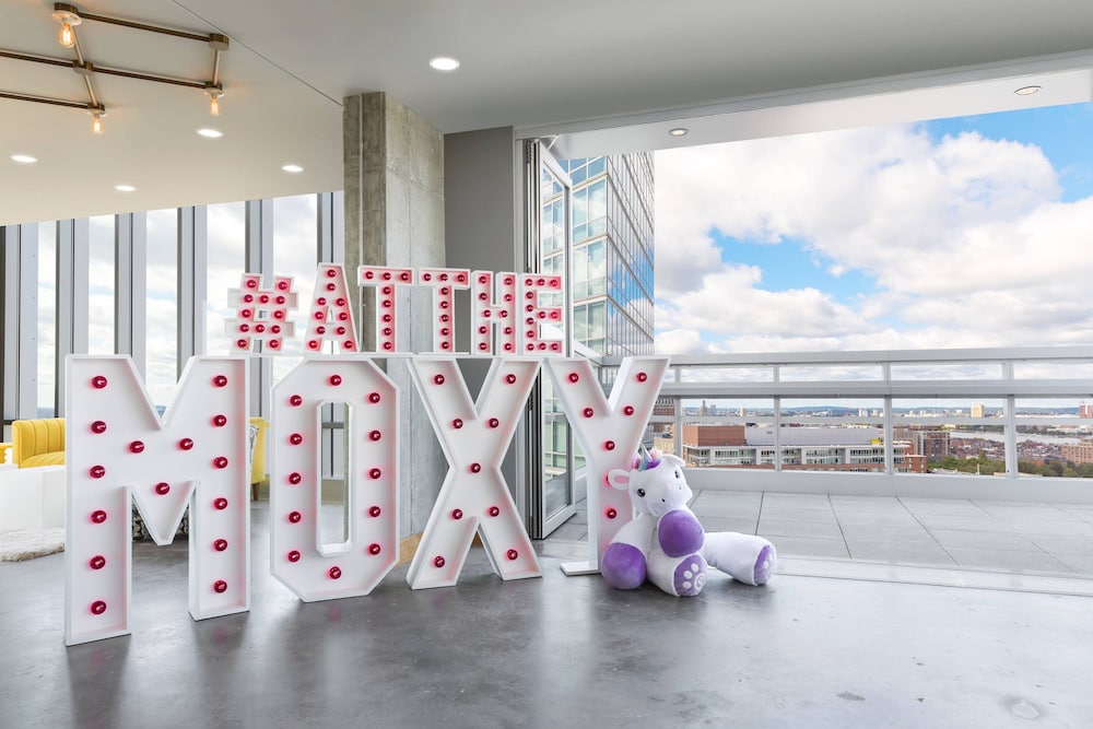 Moxy Boston Downtown 60/68
