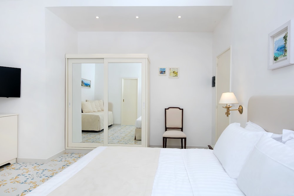 Hotel Syrene Capri 24/69