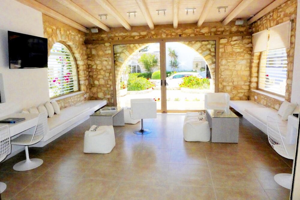 Amaryllis Beach Hotel 24/50