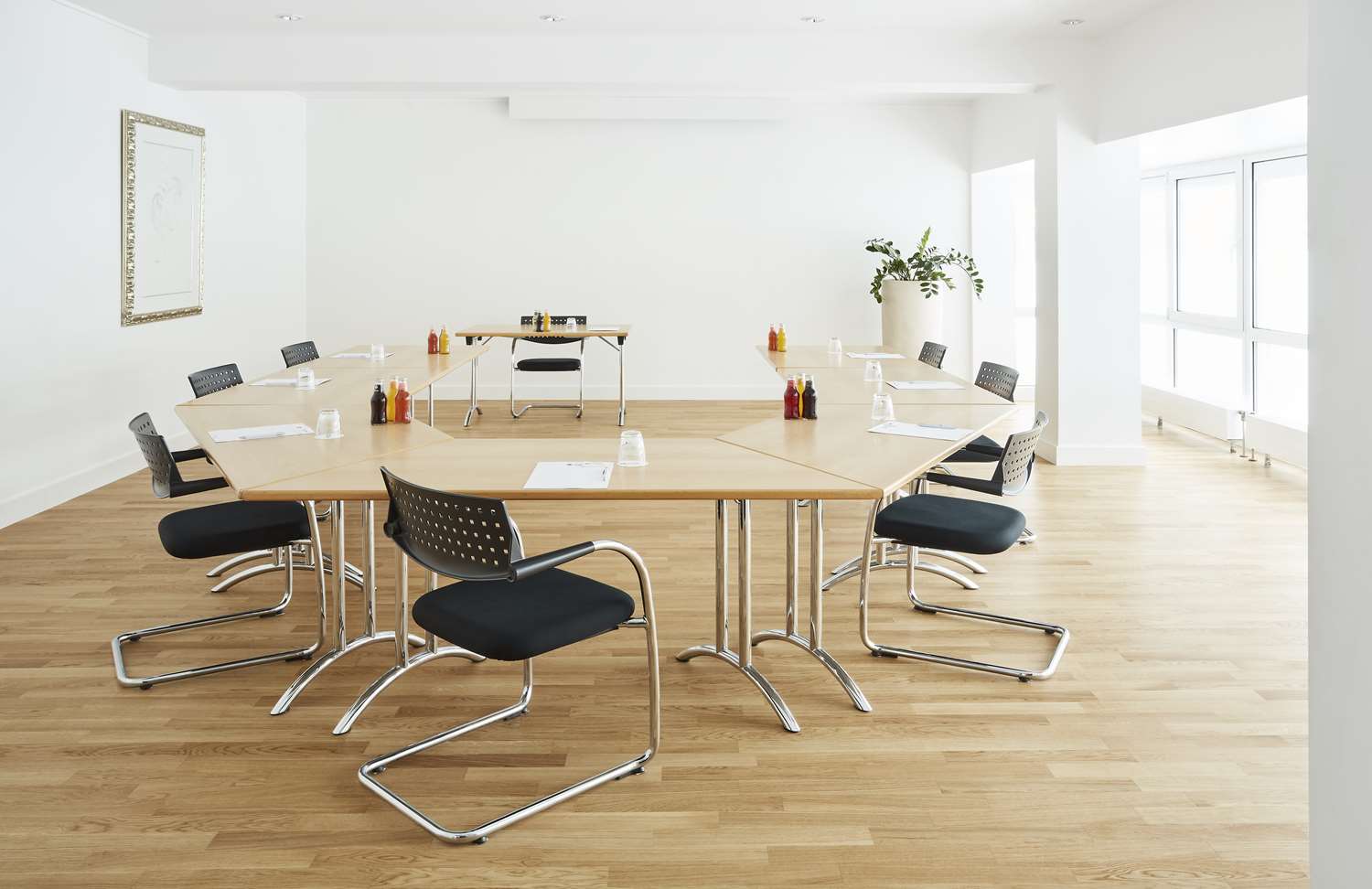 Scotty Emily Hotel Ulm, Sure Hotel Collection by BW 35/38