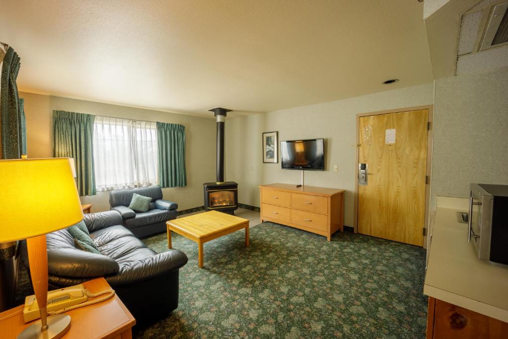 The Summit Inn (ex Howard Johnson Snoqualmie/Summit) 19/33