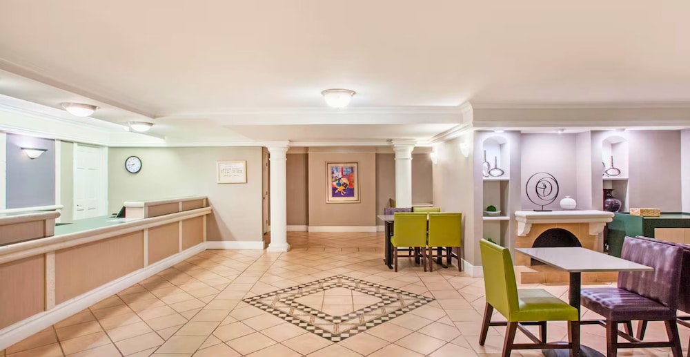 Baymont by Wyndham Fort Myers Central 24/27