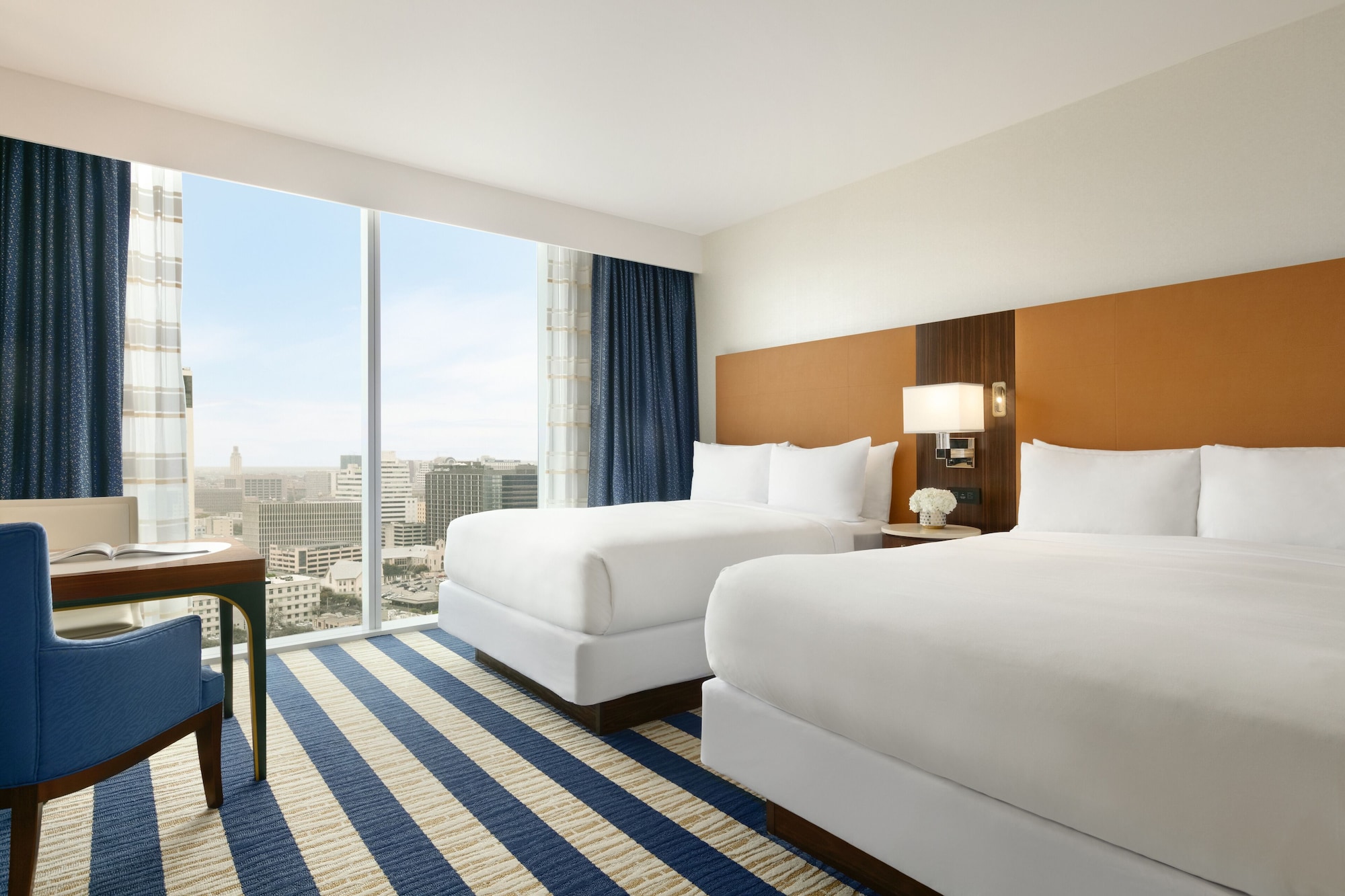 FAIRMONT, 2 QUEEN BEDS