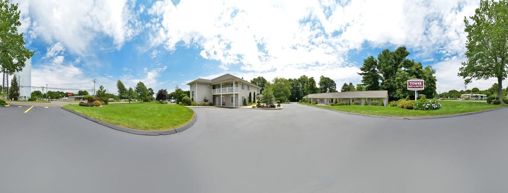 Tower Inn And Suites 26/30