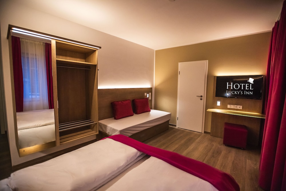 Hotel Luckys Inn Gmbh 8/50