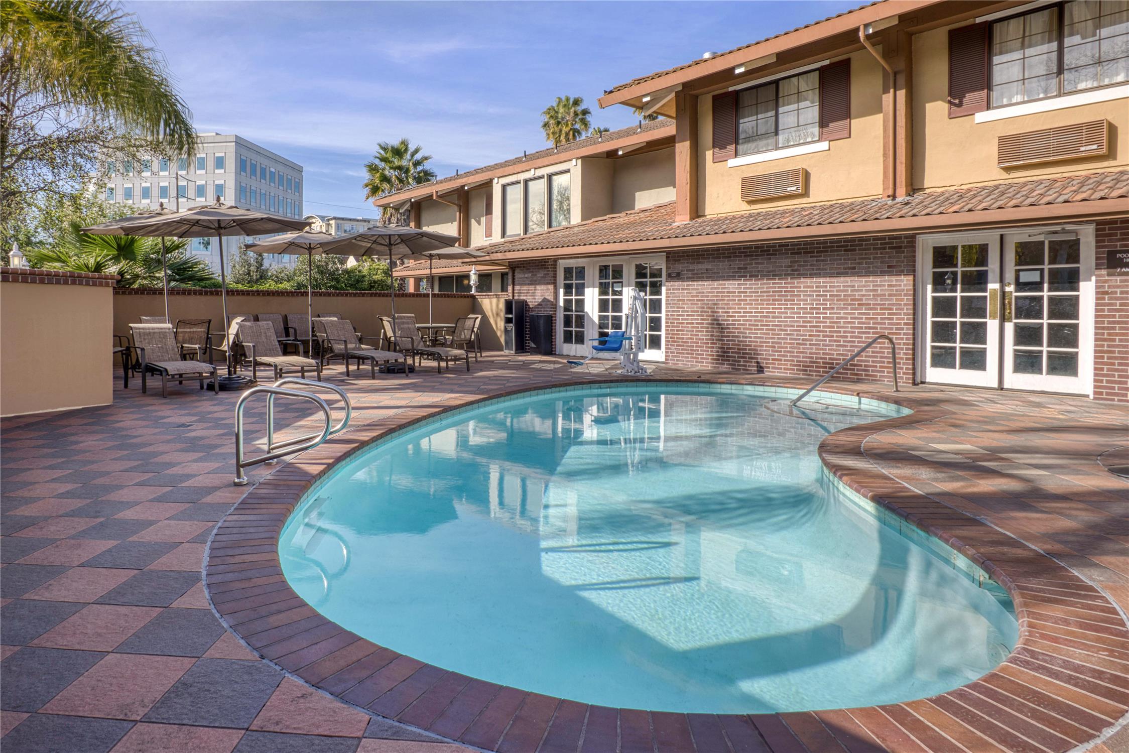 Surestay Plus Hotel By Best Western Mountain View 43/70