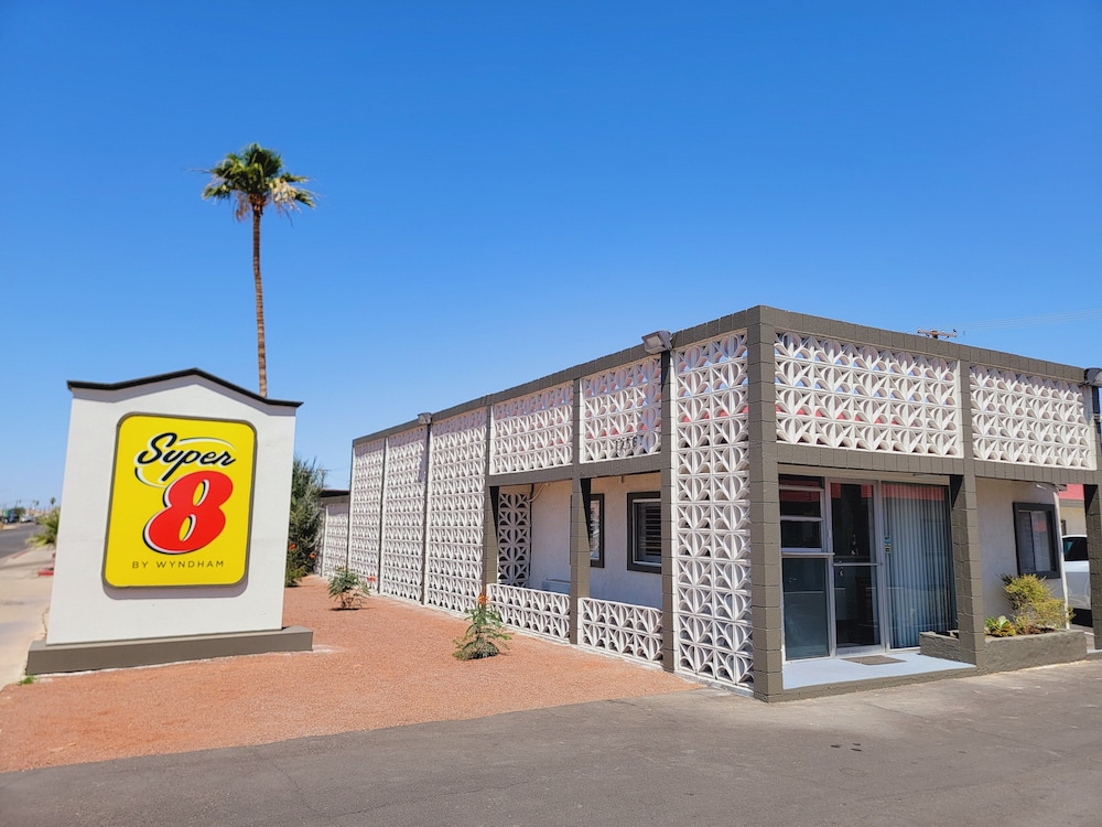 Super 8 by Wyndham El Centro North 4/29
