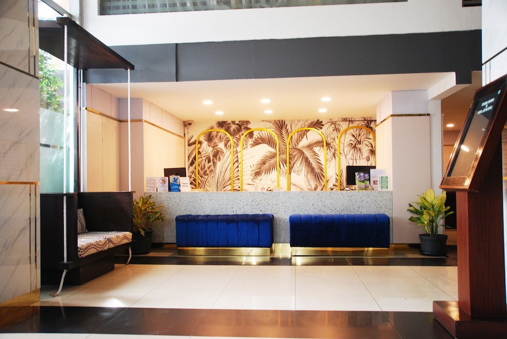 ROYAL JELITA HOTEL 5/45