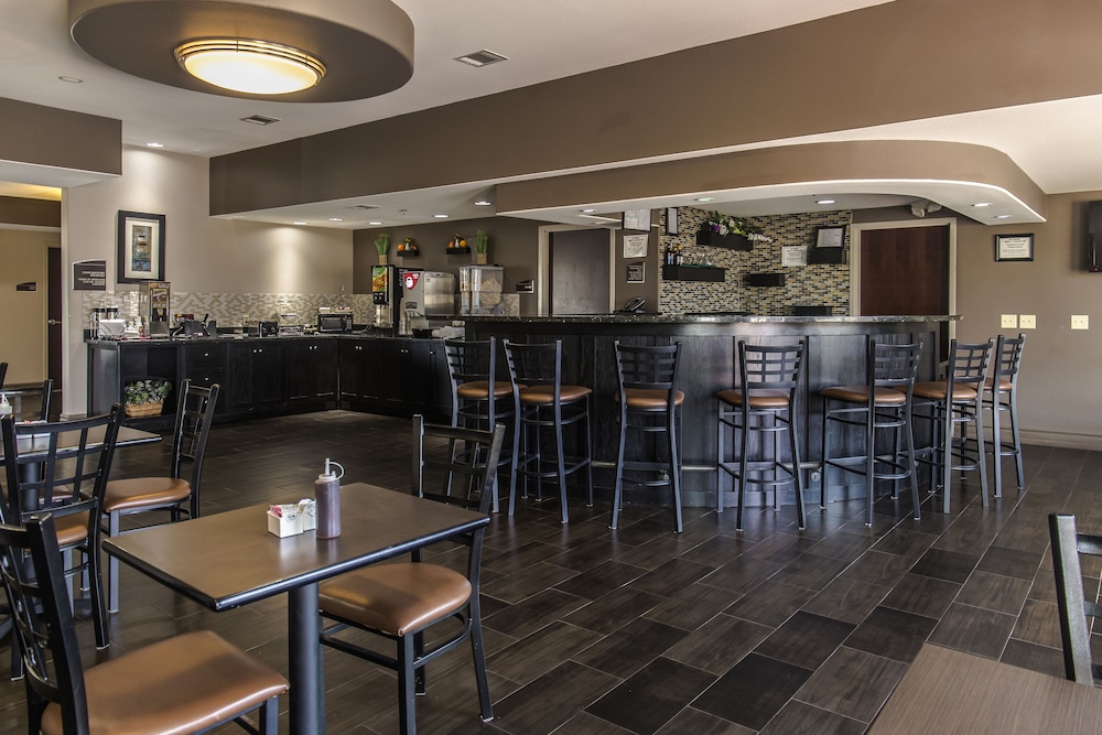 Red River Inn And Suites 32/44