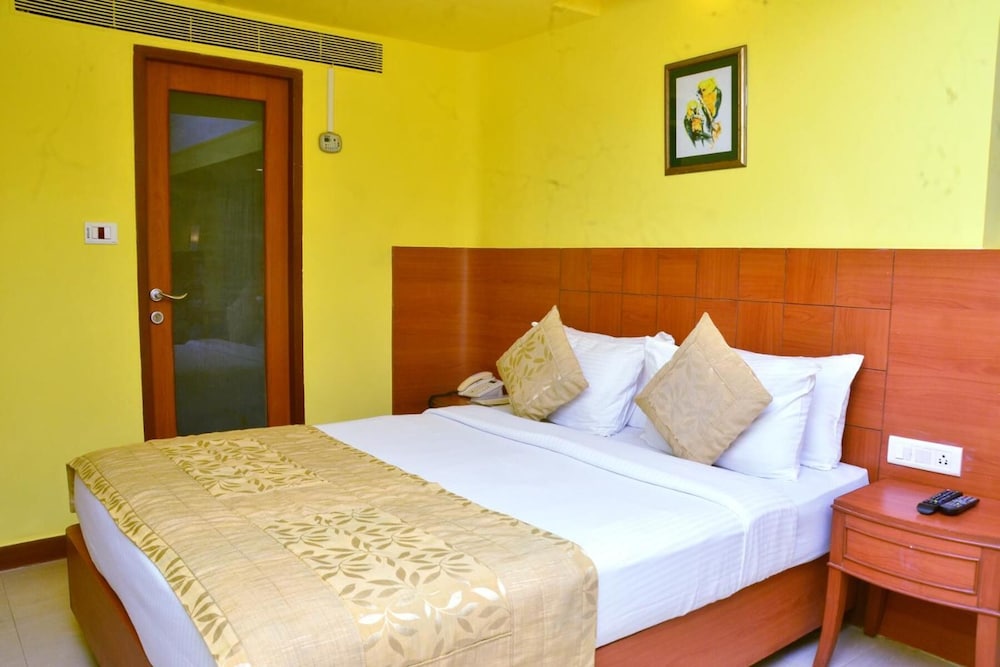 The Orchid Passaros Goa Adults Only 13/48