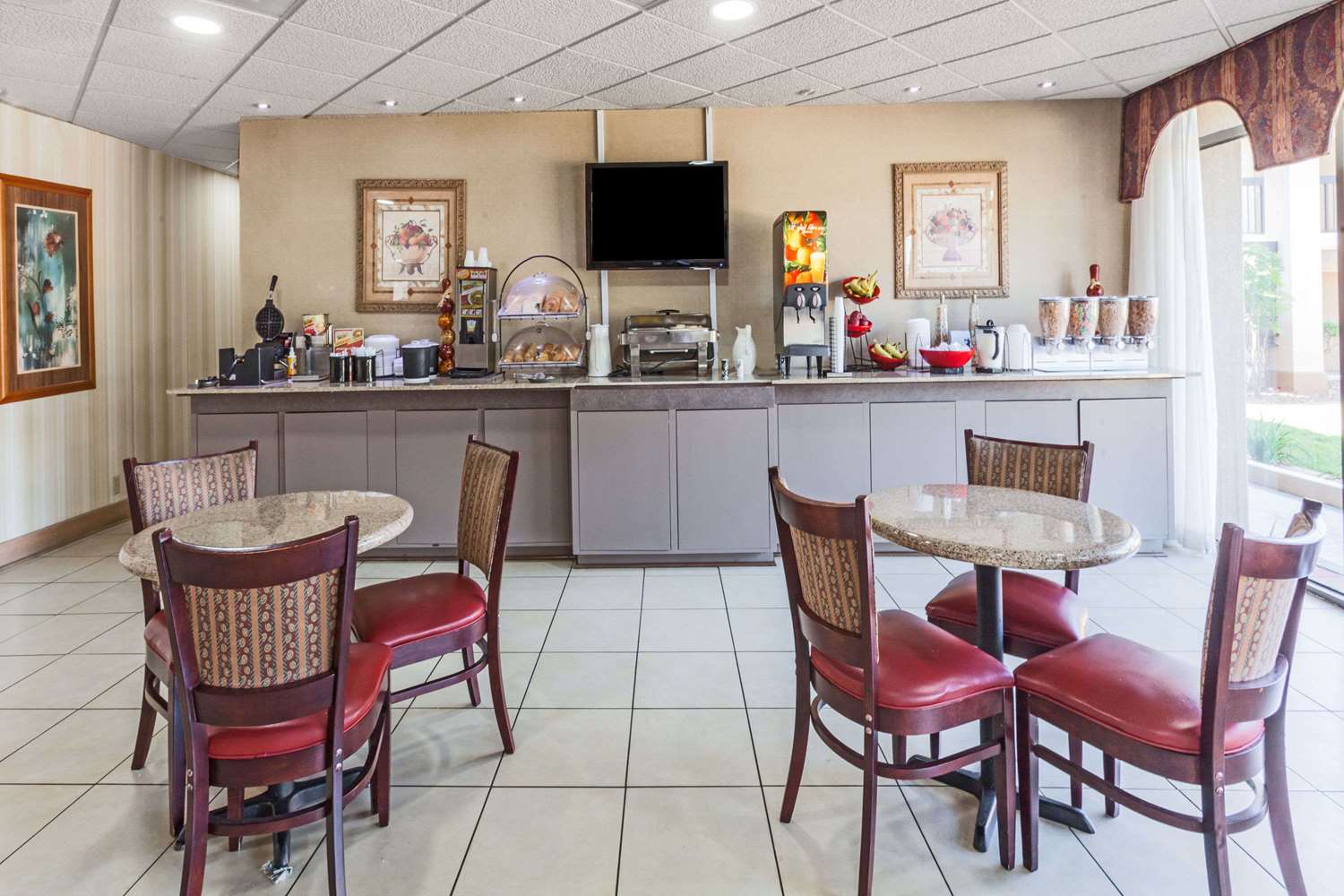 Ramada By Wyndham Lebanon 21/29