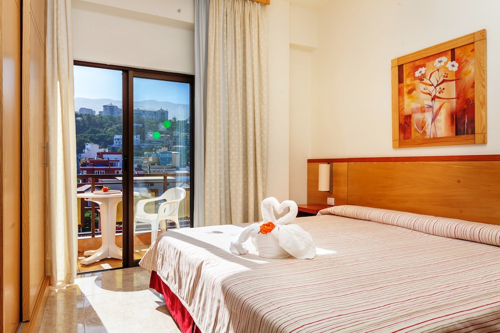 ROOM, DOUBLE BED, BALCONY